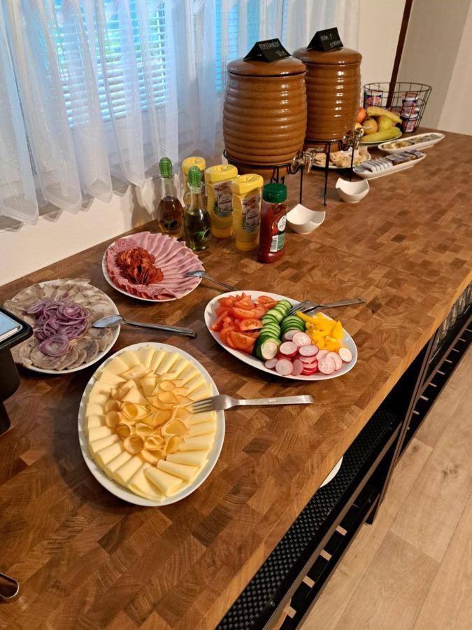 Penzion A Pizzerie Na Zalozne Kobylí Eksteriør billede
